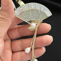 کلیپس دم اسبی بادبزنی