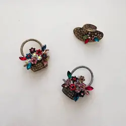 سنجاق سینه طرح سبد گل