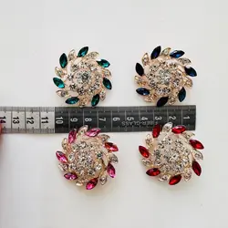 سنجاق سینه طرح گل دایره