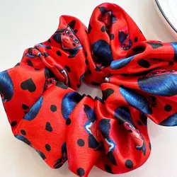 اسکرانچی ساتن طرح عروسکی