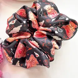 اسکرانچی ساتن طرح عروسکی