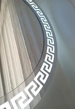 آینه مدل ورساچه نقره ای