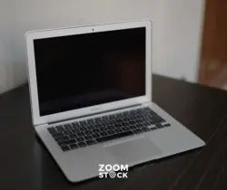 مک بوک ایر استوک MacBook Air 13-inch Mid 2011 مدل A1369 رم ۴ حافظه ۲۵۶ پردازنده i5