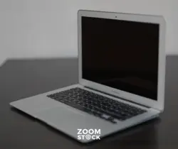 مک بوک ایر استوک MacBook Air 13-inch Mid 2011 مدل A1369 رم ۴ حافظه ۲۵۶ پردازنده i5