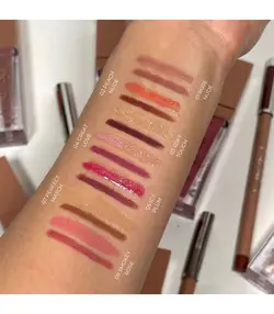 رژ لب مایع براق وحجم دهنده لب نام مدل لاتکس شماره2 (Nam Latex Lipgloss Volume NR2)
