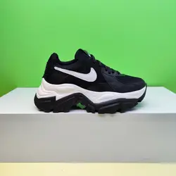 کتونی دخترانه لژدار برند نایک در گوهردشت کرج