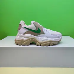 کتونی دخترانه لژدار برند نایک در گوهردشت کرج