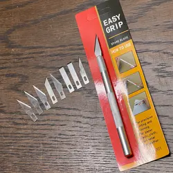 کاتر طراحی به همراه 9 عدد تیغ  EASY GRIP