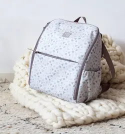 ساک لوازم کوله ای بژ واکینگ مام مدل HAPPY ANIMALS