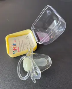 پستانک شب نما درب دار به همراه جعبه فارلین FARLIN