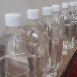 عرق نعنامعمو لی یک لیترمویزمارکت خانگی باکیفیت وعطر وطعم فوق العاده و قیمت مناسب