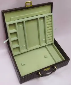 کلکسیون چرمی جواهر