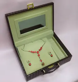 کلکسیون چرمی جواهر