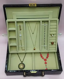 کلکسیون چرمی جواهر