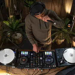 خرید دی جی کنترلر پایونیر Pioneer DJ DDJ 800 آکبند - دنیای ساز