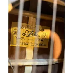 خرید گیتار کلاسیک پیکاپ اورجینال کاتوی آرت مدل Art AK30 CE ژاپنی - دنیای ساز