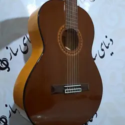 خرید گیتار کلاسیک بیگدلی دست ساز در حد آکبند - دنیای ساز