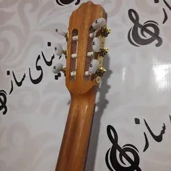 خرید گیتار کلاسیک بیگدلی دست ساز در حد آکبند - دنیای ساز