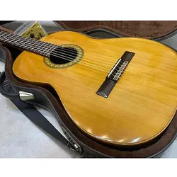 خرید گیتار کلاسیک استاد احسان روغنی دست ساز - دنیای ساز