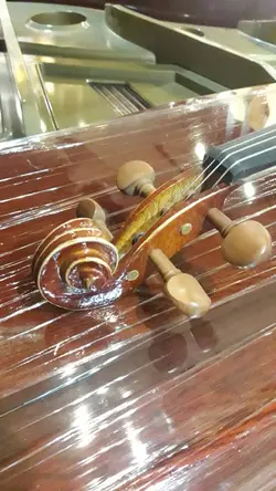 خرید ویولن suzuki سوزوکی دور سفید آکبند - دنیای ساز