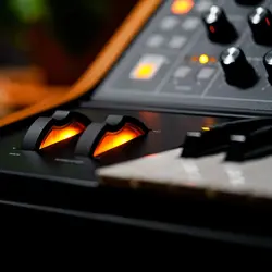 خرید سینتی سایزر آنالوگ موگ Moog Subsequent 25 آکبند - دنیای ساز