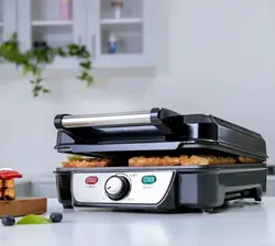 وافل ساز برقی Geepas GWM5417 1100W- 4 تکه نچسب وافل ساز برقی بلژیکی با قابلیت تنظیم دما