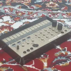 سینتی سایزر korg volca keys