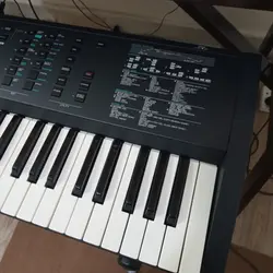 سینتی سایزر YAMAHA V50