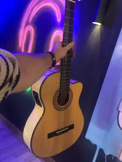 گیتار پیکاپ خور اسپانیا