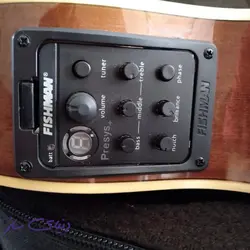 گیتار حرفه ای پیکاپ دار آنتونیو سزار