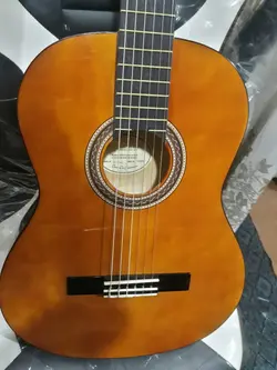 گیتار والنسیا valencia
