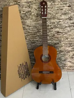 گیتار یاماها c40