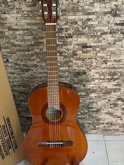 گیتار یاماها c40