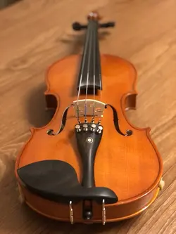 ویولن ۴/۴ در حد نو