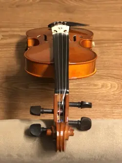 ویولن ۴/۴ در حد نو