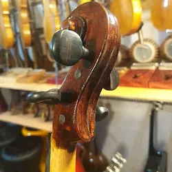 ویولن ایتالیایی استرادیواریوس