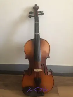 ویولن در حد نو با کیف و کتاب مخصوص