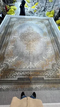 کاور فرش و روفرشی کشدار‌ طرح بی نظیر رنگ طوسی ترکیب کرم طلایی کد Rh1974 (با فیلم زنده)