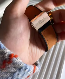 ساعت مردانه هابلوت کد ۰۲۴۵ عسلی