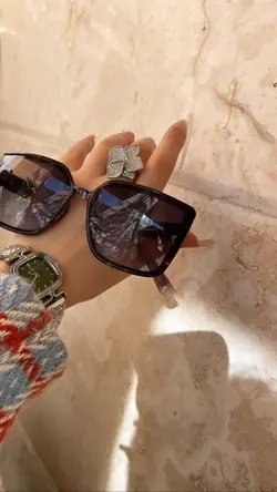 عینک LV کد ۰۲۵۷ رنگ دسته صورتی