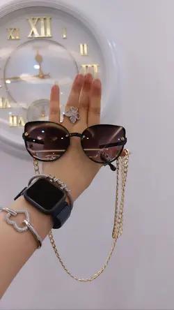 عینک گربه ای معروف به بی وزن مشکی