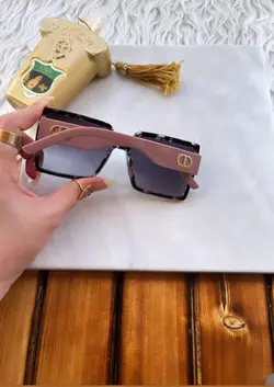 عینک فریم مربعی کد ۰۲۶۱ دسته صورتی