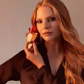 عطر زنانه ادوپریوم سوفیر الاستیک با رایحه فندق گرم 50 میل اوریفلیم 44317