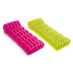 تشک بادی مواج روی آب اینتکس