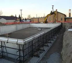 ساخت استخر روی زمین فلزی