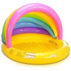 استخر بادی با سایه بان رنگین کمان