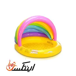 استخر بادی با سایه بان رنگین کمان