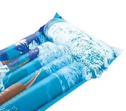 شناور بادی مواج روی آب بست وی