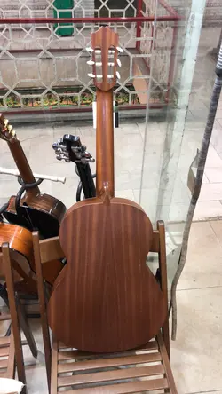 خرید گیتار کلاسیک کوئینکا Cuenca 5 Nature کارکرده در حد نو - سازی ها