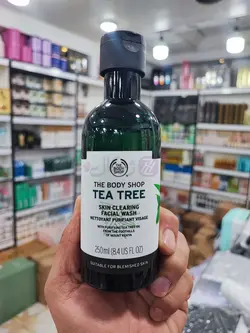 ژل شستشو صورت تی تری بادی شاپ مدل TEA TREE حجم 250 میلی لیتر